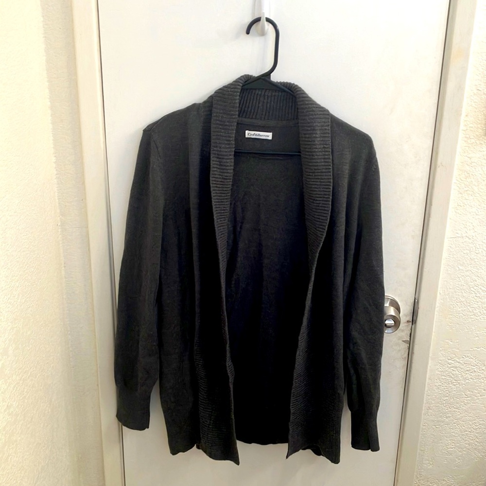 Croft & Barrow cardigan. Size large. Worn but pretty good condition.